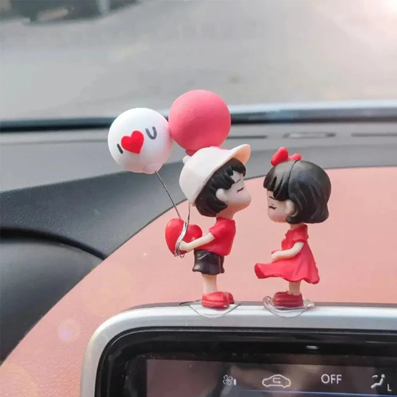 Car Couple Kiss Action Figure For Dashboard